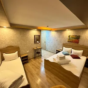 2* Hotel Golden Sail Old City